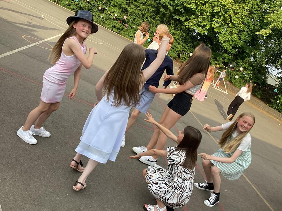 year-6-leavers-prom-fairfield-primary-school